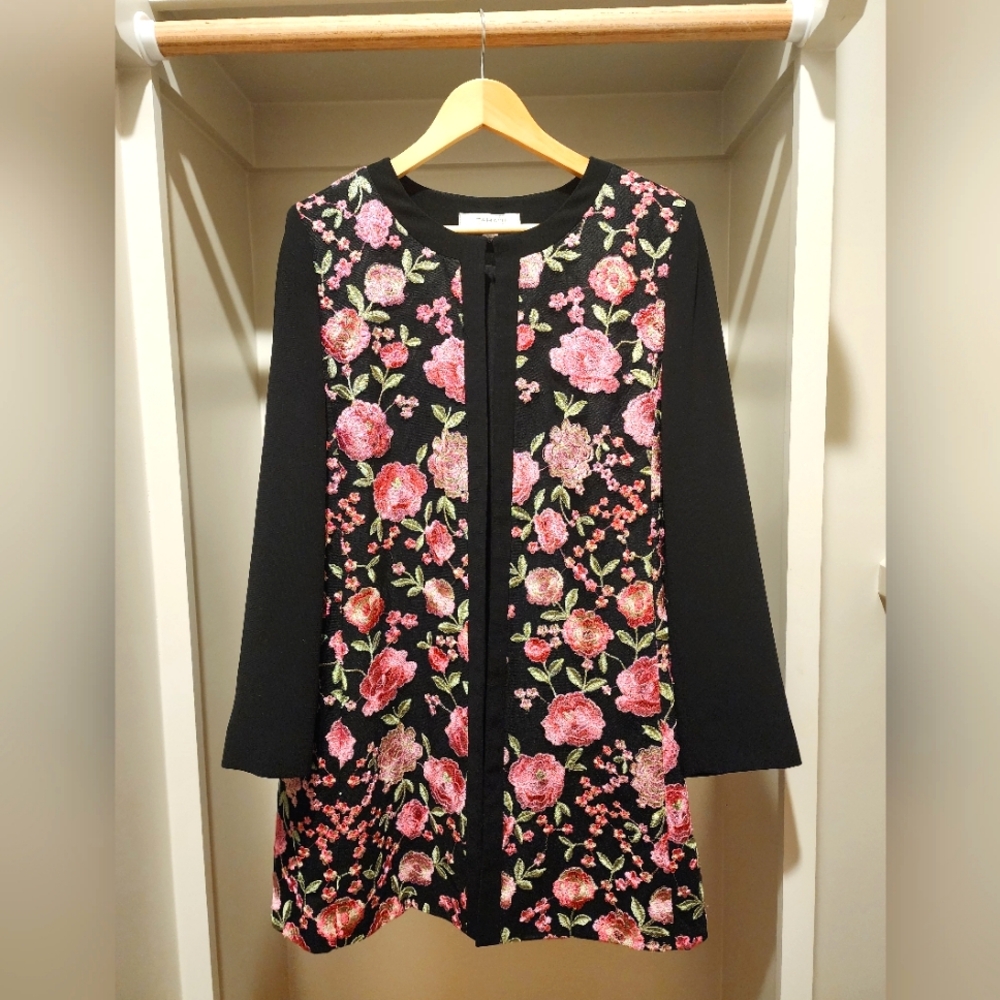 Tahari sweater/jacket Arthur s Levine, embroidered floral size 12